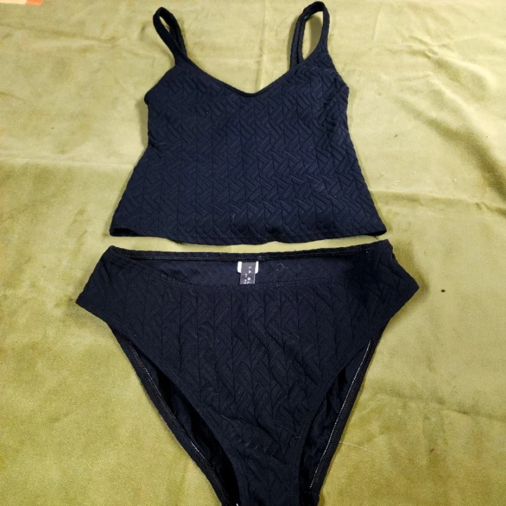 Bathing suit - Picture 1 of 10